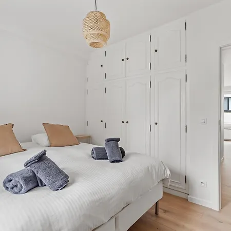 Petite أوستيند